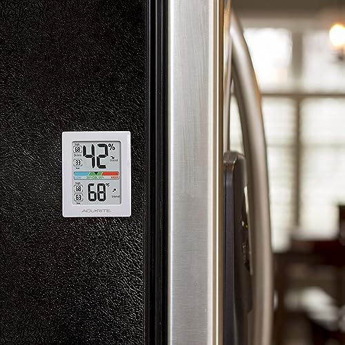Acu Rite 01083 M Pro Accuracy Temperature & Humidity Monitor